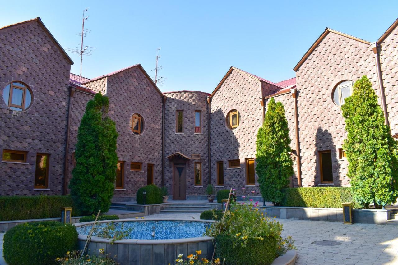 Ureni Hotel Kasagh Экстерьер фото