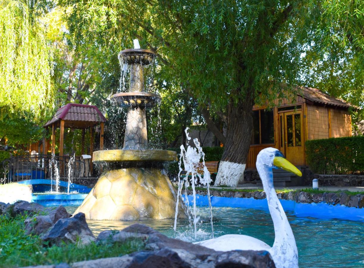 Ureni Hotel Kasagh Экстерьер фото